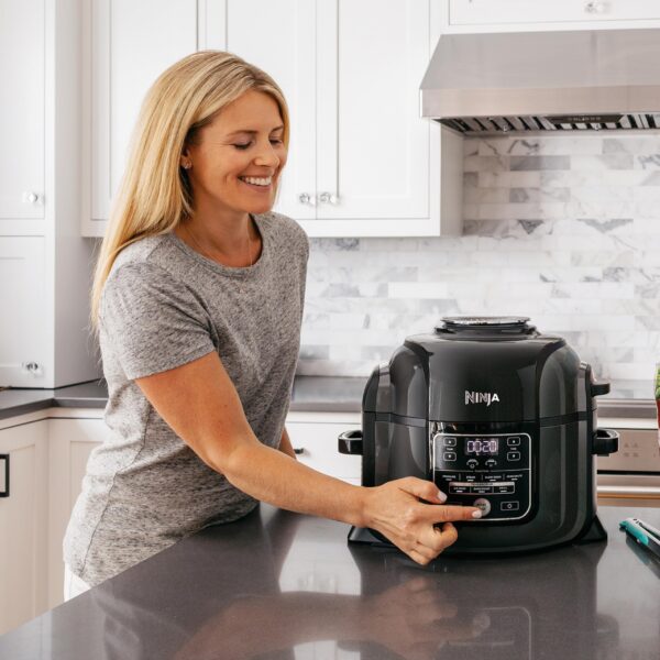 ninja multicuiseur foodi, air fryer, 7 en 1, 6l, 7 fonctions de cuisson, autocuiseur multifonction, cuisson sous pression, friture à l'air, cuisson lente, gril et plus, acier brossé et noir, op300eu